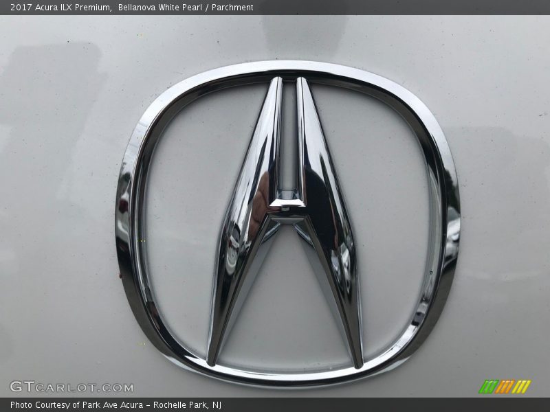 Bellanova White Pearl / Parchment 2017 Acura ILX Premium