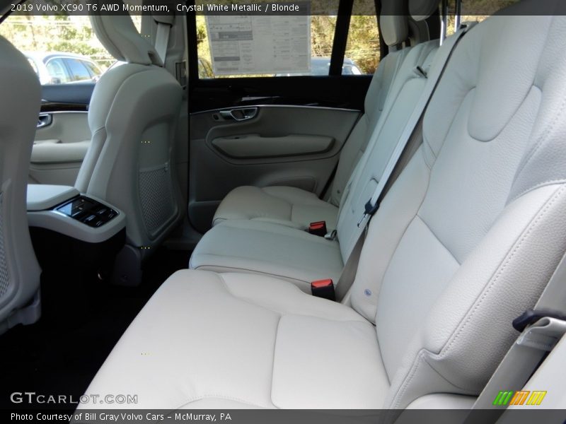 Crystal White Metallic / Blonde 2019 Volvo XC90 T6 AWD Momentum