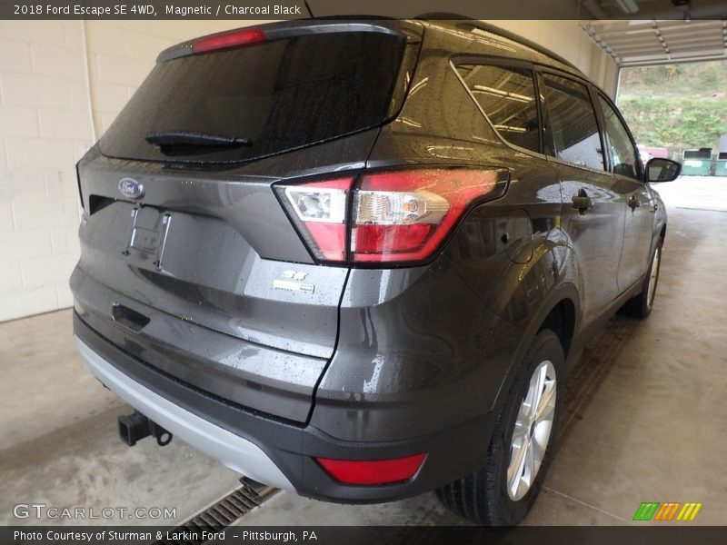 Magnetic / Charcoal Black 2018 Ford Escape SE 4WD