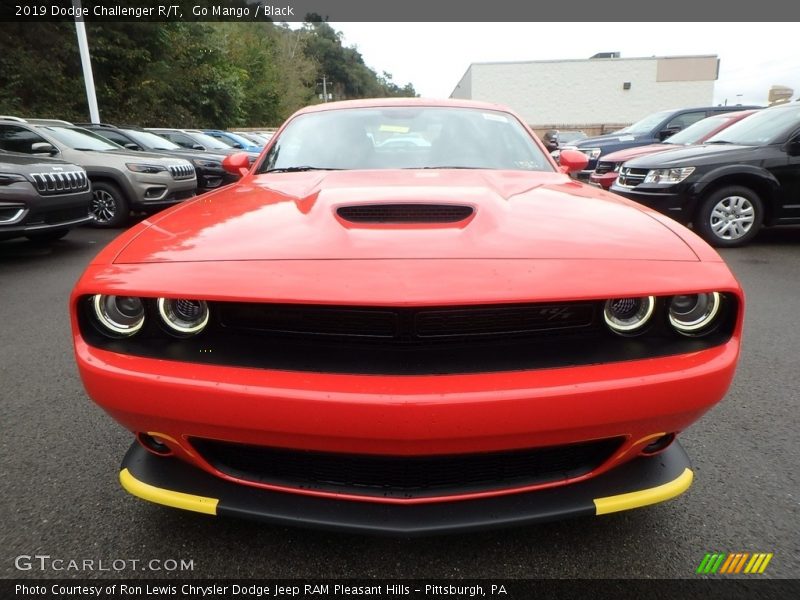 Go Mango / Black 2019 Dodge Challenger R/T