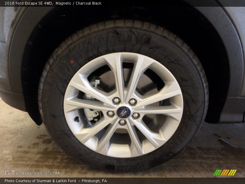 Magnetic / Charcoal Black 2018 Ford Escape SE 4WD