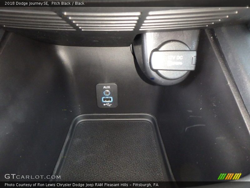 Pitch Black / Black 2018 Dodge Journey SE