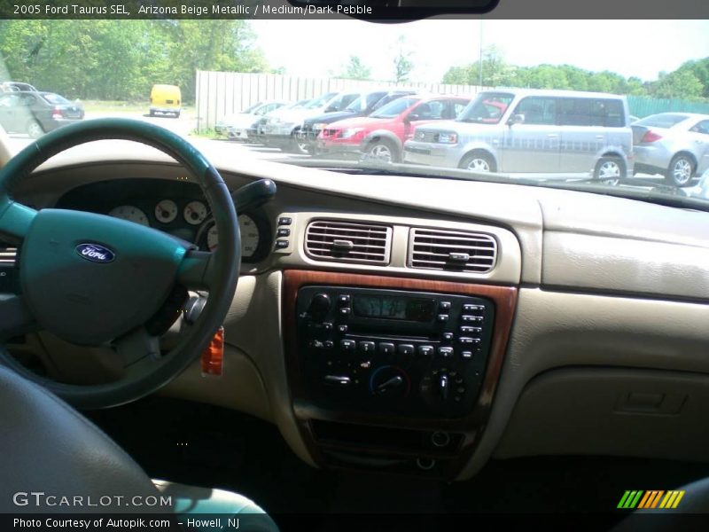 Arizona Beige Metallic / Medium/Dark Pebble 2005 Ford Taurus SEL
