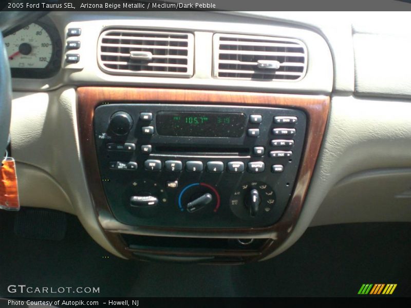 Arizona Beige Metallic / Medium/Dark Pebble 2005 Ford Taurus SEL
