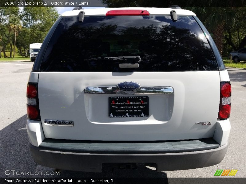 Oxford White / Camel 2006 Ford Explorer XLS