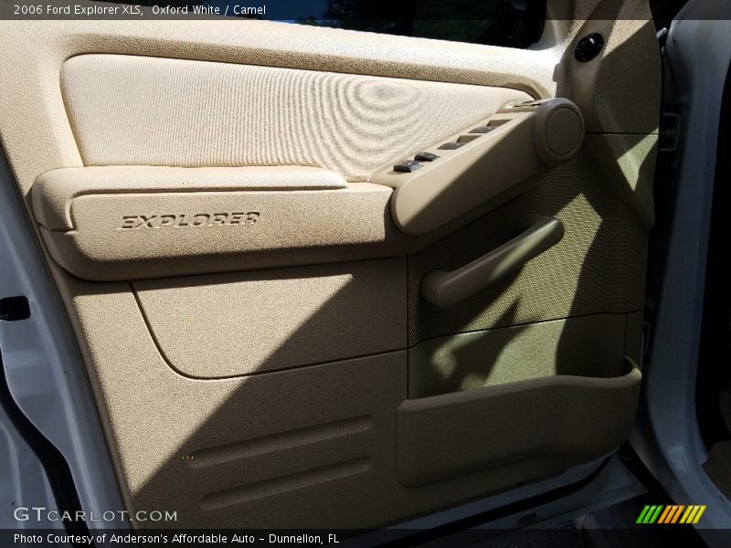 Oxford White / Camel 2006 Ford Explorer XLS