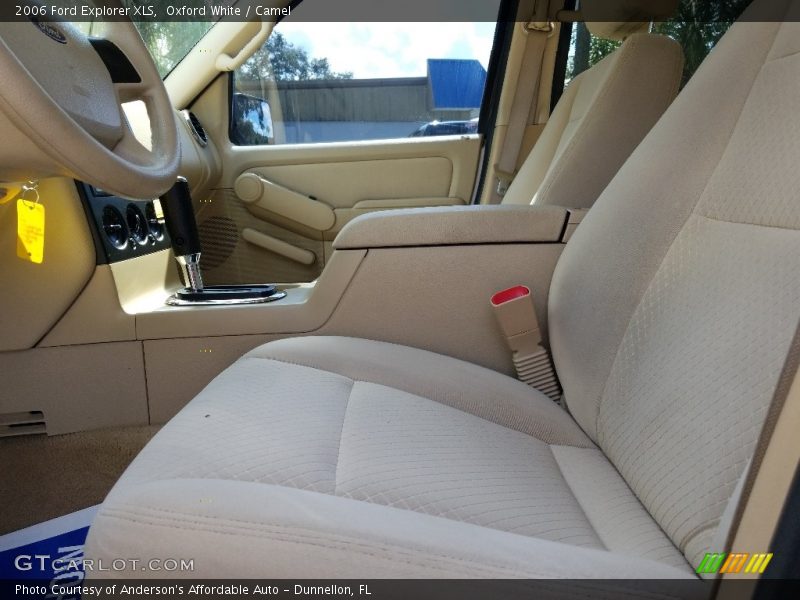 Oxford White / Camel 2006 Ford Explorer XLS