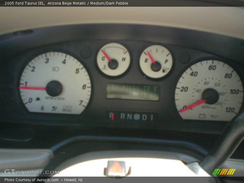 Arizona Beige Metallic / Medium/Dark Pebble 2005 Ford Taurus SEL