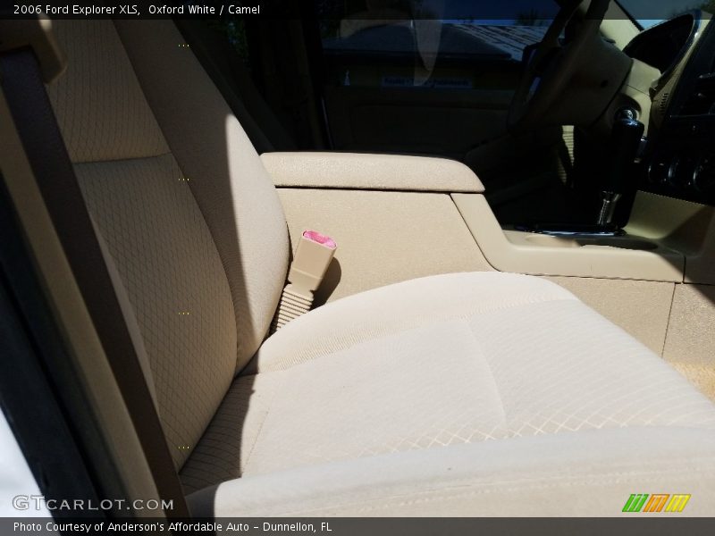 Oxford White / Camel 2006 Ford Explorer XLS