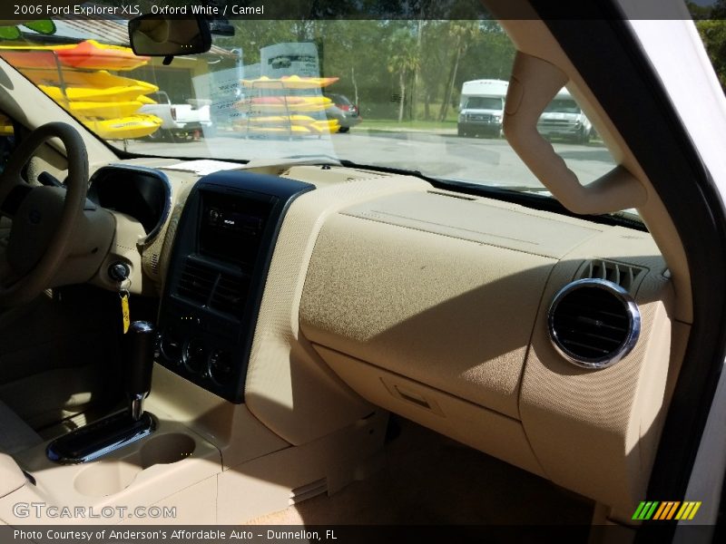 Oxford White / Camel 2006 Ford Explorer XLS