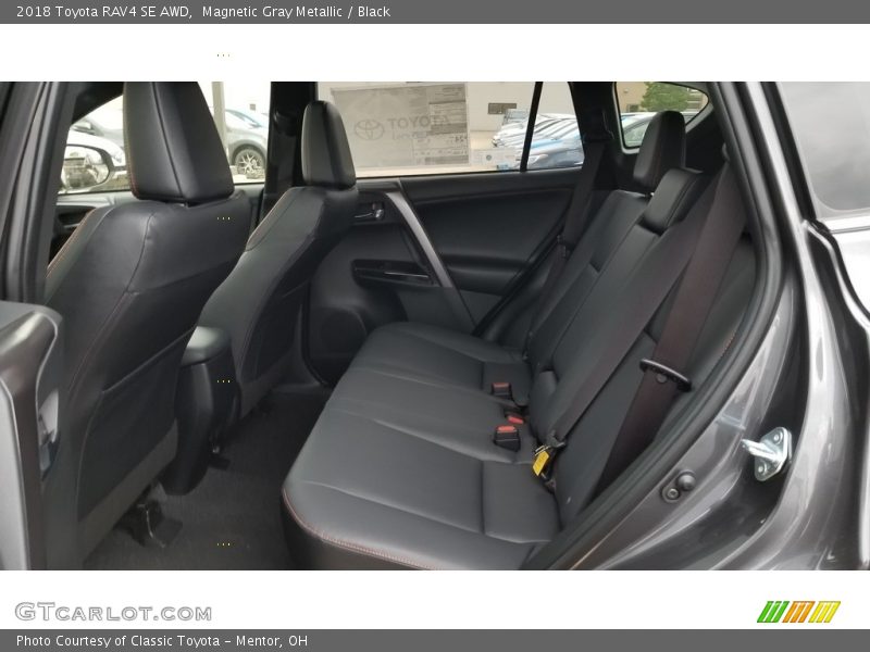 Magnetic Gray Metallic / Black 2018 Toyota RAV4 SE AWD