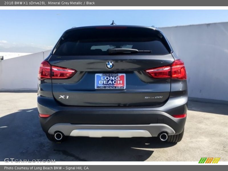 Mineral Grey Metallic / Black 2018 BMW X1 sDrive28i