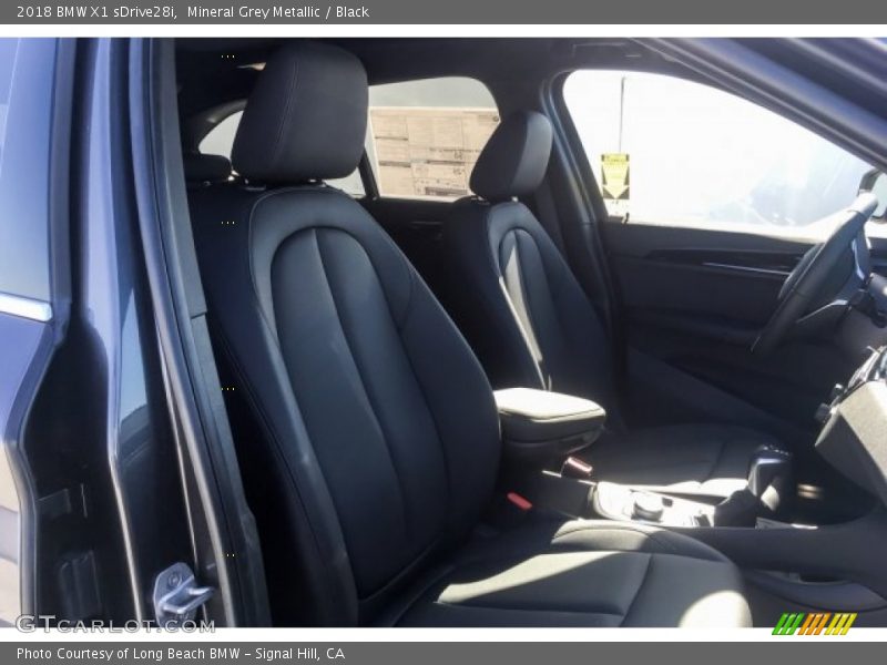 Mineral Grey Metallic / Black 2018 BMW X1 sDrive28i