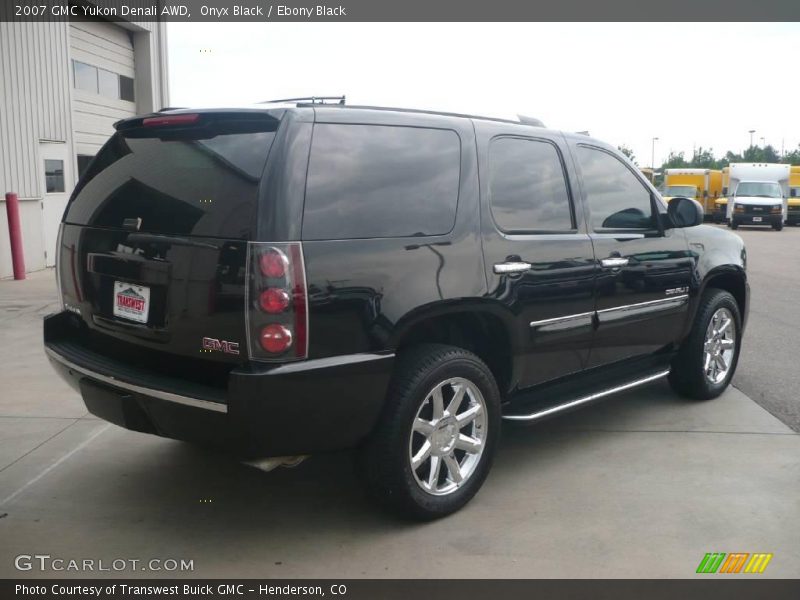Onyx Black / Ebony Black 2007 GMC Yukon Denali AWD