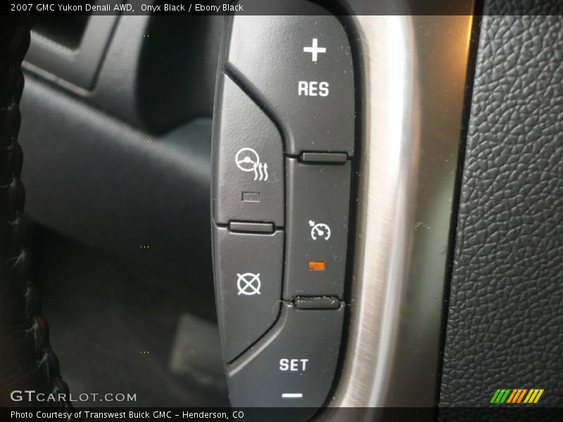 Onyx Black / Ebony Black 2007 GMC Yukon Denali AWD
