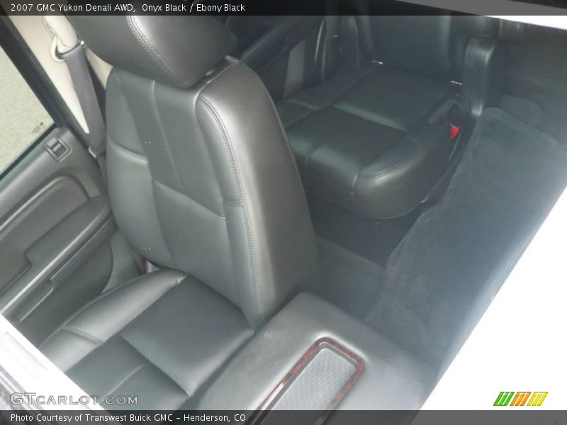 Onyx Black / Ebony Black 2007 GMC Yukon Denali AWD