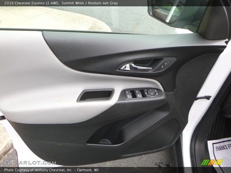 Summit White / Medium Ash Gray 2019 Chevrolet Equinox LS AWD