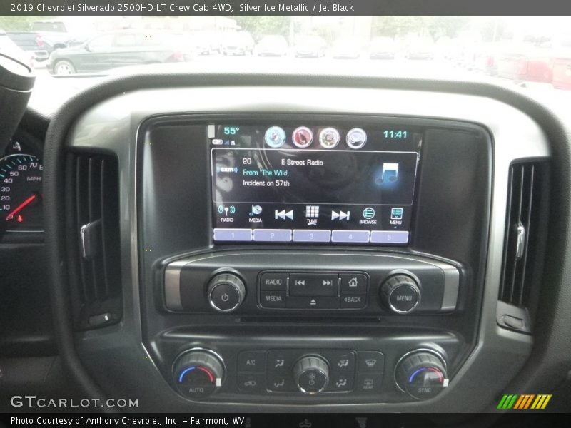 Silver Ice Metallic / Jet Black 2019 Chevrolet Silverado 2500HD LT Crew Cab 4WD