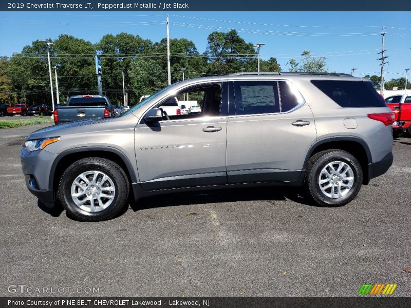 Pepperdust Metallic / Jet Black 2019 Chevrolet Traverse LT