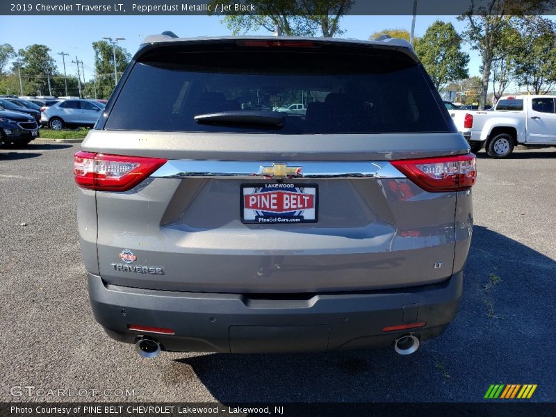 Pepperdust Metallic / Jet Black 2019 Chevrolet Traverse LT