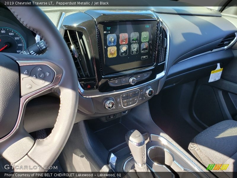 Pepperdust Metallic / Jet Black 2019 Chevrolet Traverse LT