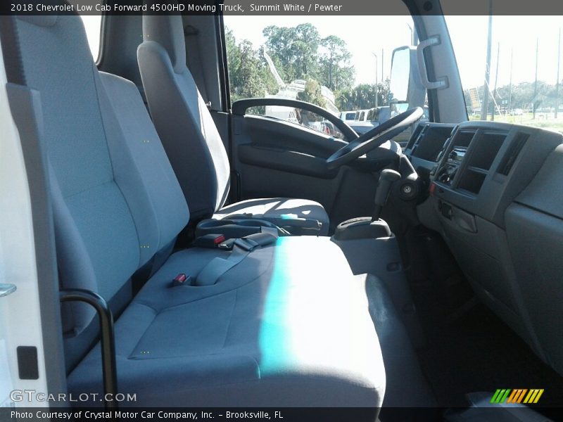 Summit White / Pewter 2018 Chevrolet Low Cab Forward 4500HD Moving Truck