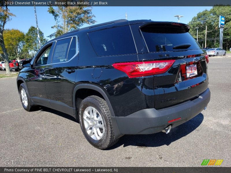 Mosaic Black Metallic / Jet Black 2019 Chevrolet Traverse LT