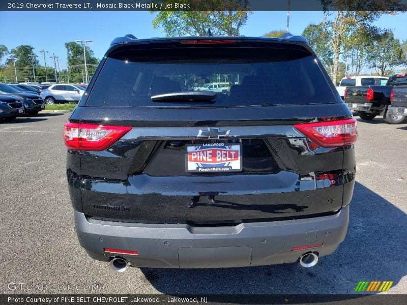 Mosaic Black Metallic / Jet Black 2019 Chevrolet Traverse LT