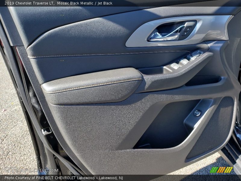 Mosaic Black Metallic / Jet Black 2019 Chevrolet Traverse LT