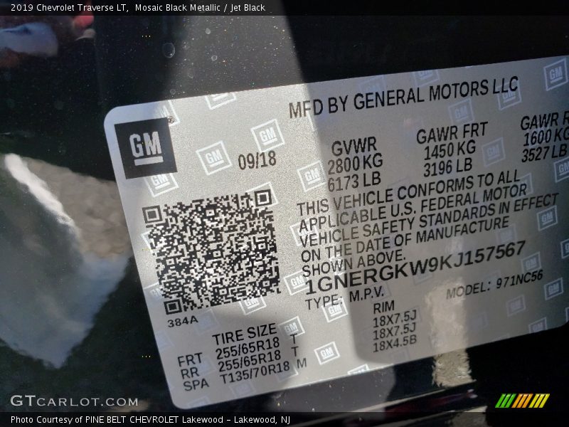 Mosaic Black Metallic / Jet Black 2019 Chevrolet Traverse LT