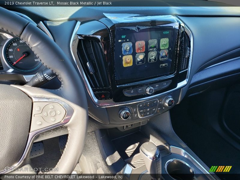 Mosaic Black Metallic / Jet Black 2019 Chevrolet Traverse LT