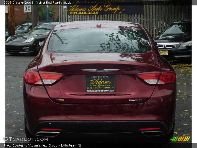 Velvet Red Pearl / Black 2015 Chrysler 200 S