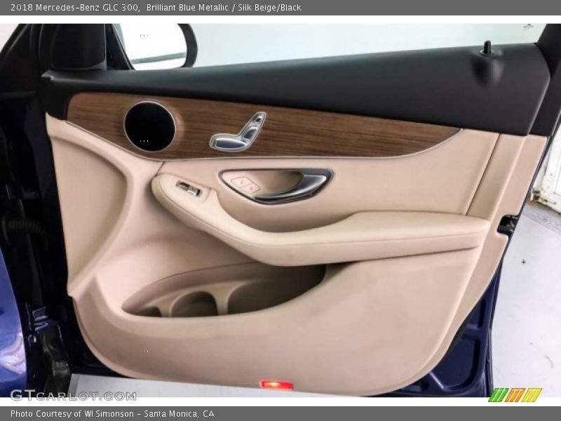 Brilliant Blue Metallic / Silk Beige/Black 2018 Mercedes-Benz GLC 300