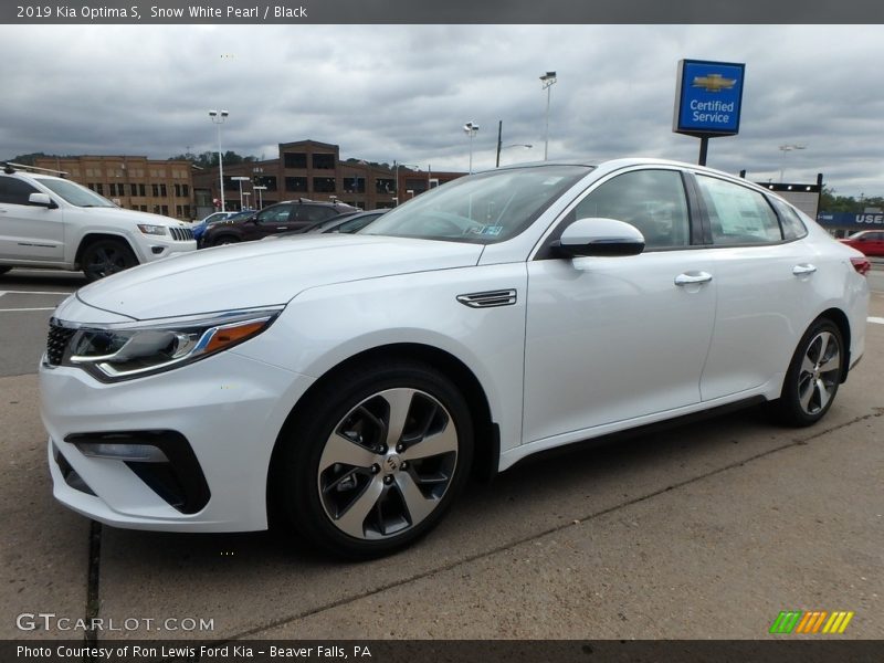 Front 3/4 View of 2019 Optima S