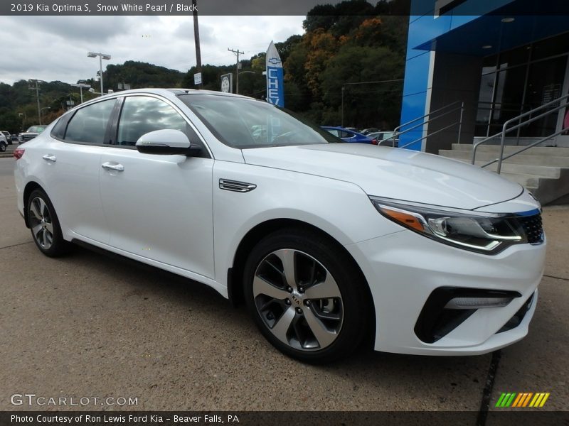 Front 3/4 View of 2019 Optima S