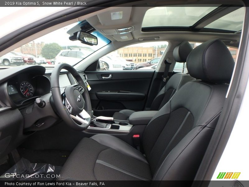 Front Seat of 2019 Optima S