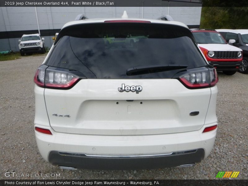 Pearl White / Black/Tan 2019 Jeep Cherokee Overland 4x4