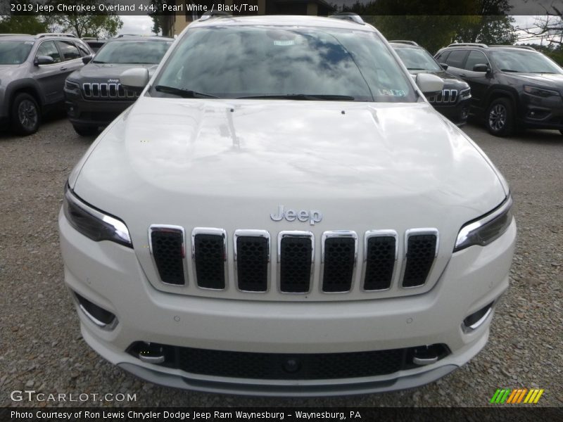 Pearl White / Black/Tan 2019 Jeep Cherokee Overland 4x4