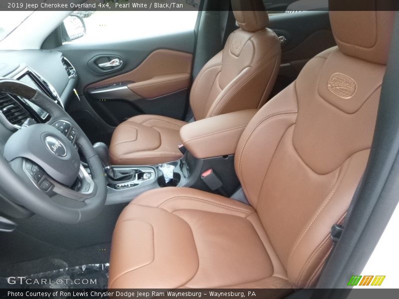 Pearl White / Black/Tan 2019 Jeep Cherokee Overland 4x4