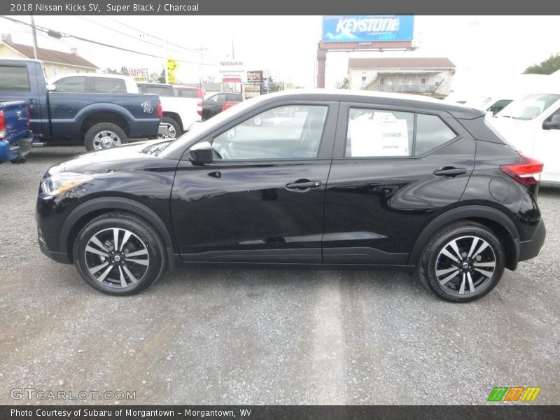 Super Black / Charcoal 2018 Nissan Kicks SV