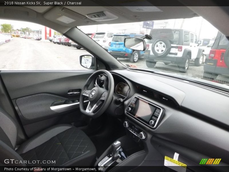 Super Black / Charcoal 2018 Nissan Kicks SV