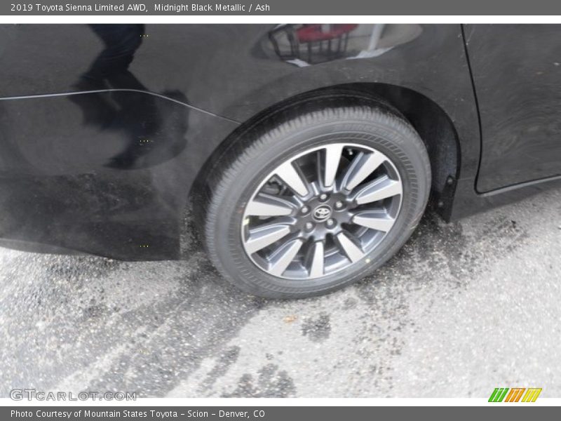 Midnight Black Metallic / Ash 2019 Toyota Sienna Limited AWD