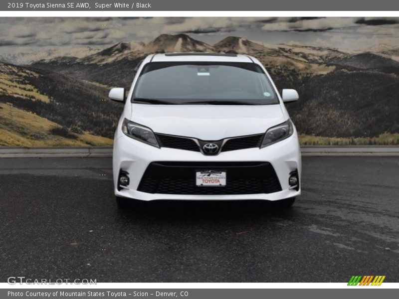 Super White / Black 2019 Toyota Sienna SE AWD