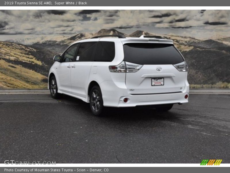 Super White / Black 2019 Toyota Sienna SE AWD