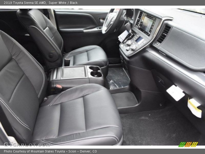 Super White / Black 2019 Toyota Sienna SE AWD