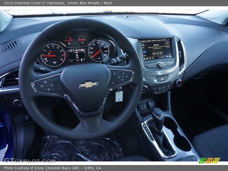 Kinetic Blue Metallic / Black 2019 Chevrolet Cruze LT Hatchback