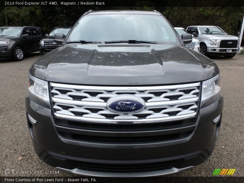 Magnetic / Medium Black 2019 Ford Explorer XLT 4WD