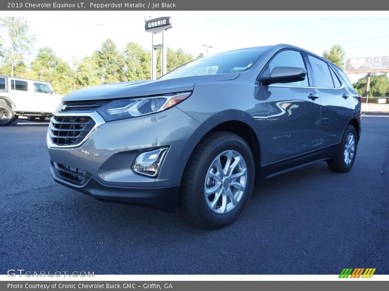 Pepperdust Metallic / Jet Black 2019 Chevrolet Equinox LT