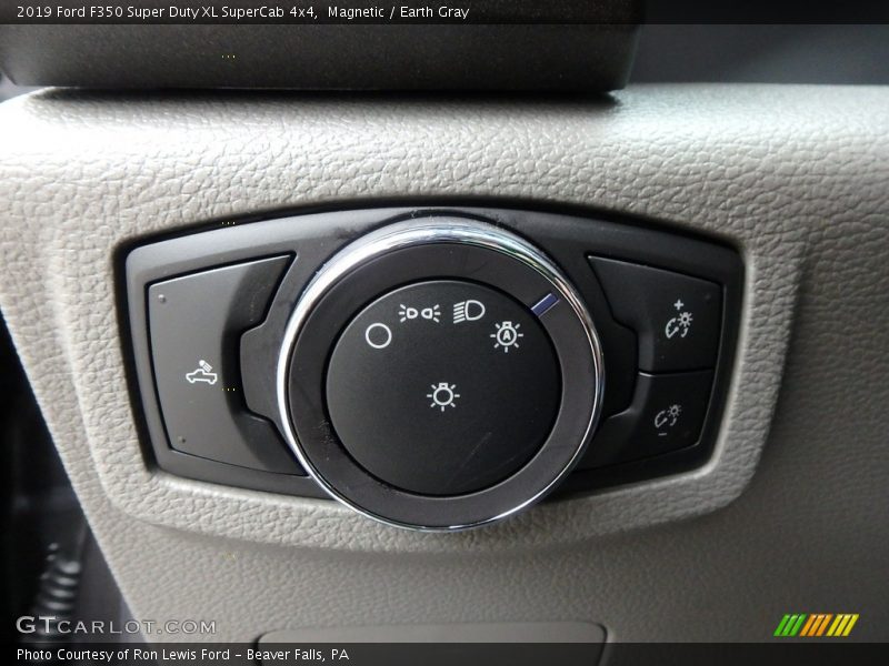 Controls of 2019 F350 Super Duty XL SuperCab 4x4