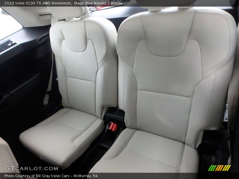 Magic Blue Metallic / Blonde 2019 Volvo XC90 T6 AWD Momentum